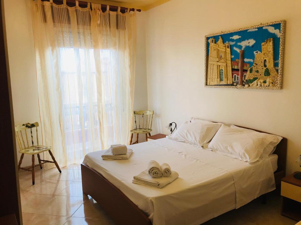 Tranne La Luna Bed & Breakfast Pachino Bagian luar foto